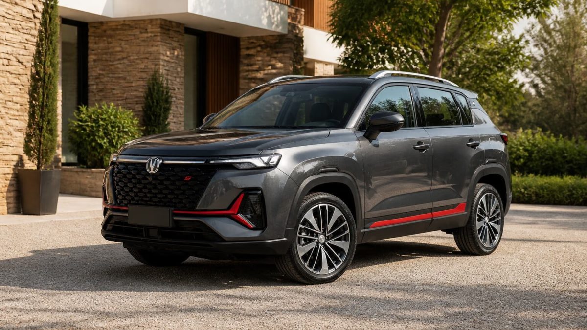 Changan CS35 Plus у современного загородного дома