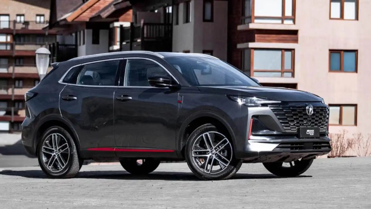 Changan CS55 Plus в профиль