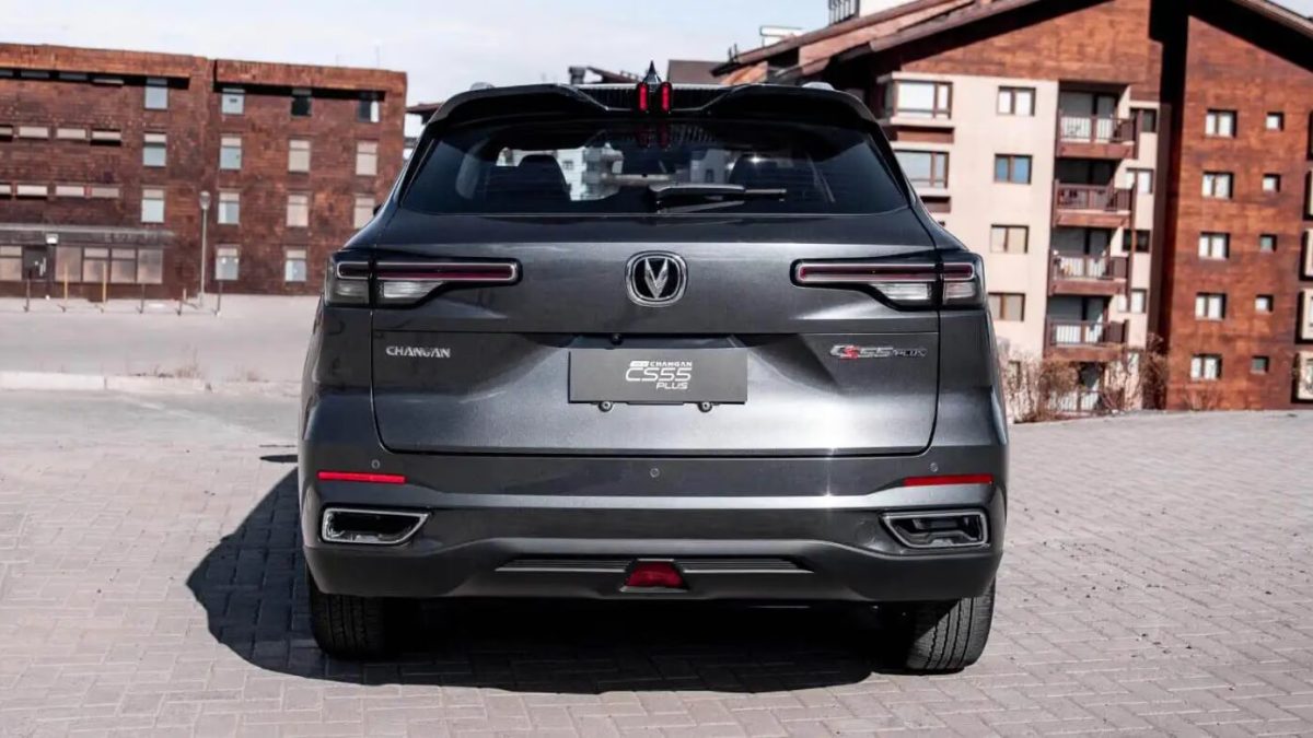 Changan CS55 Plus, вид сзади