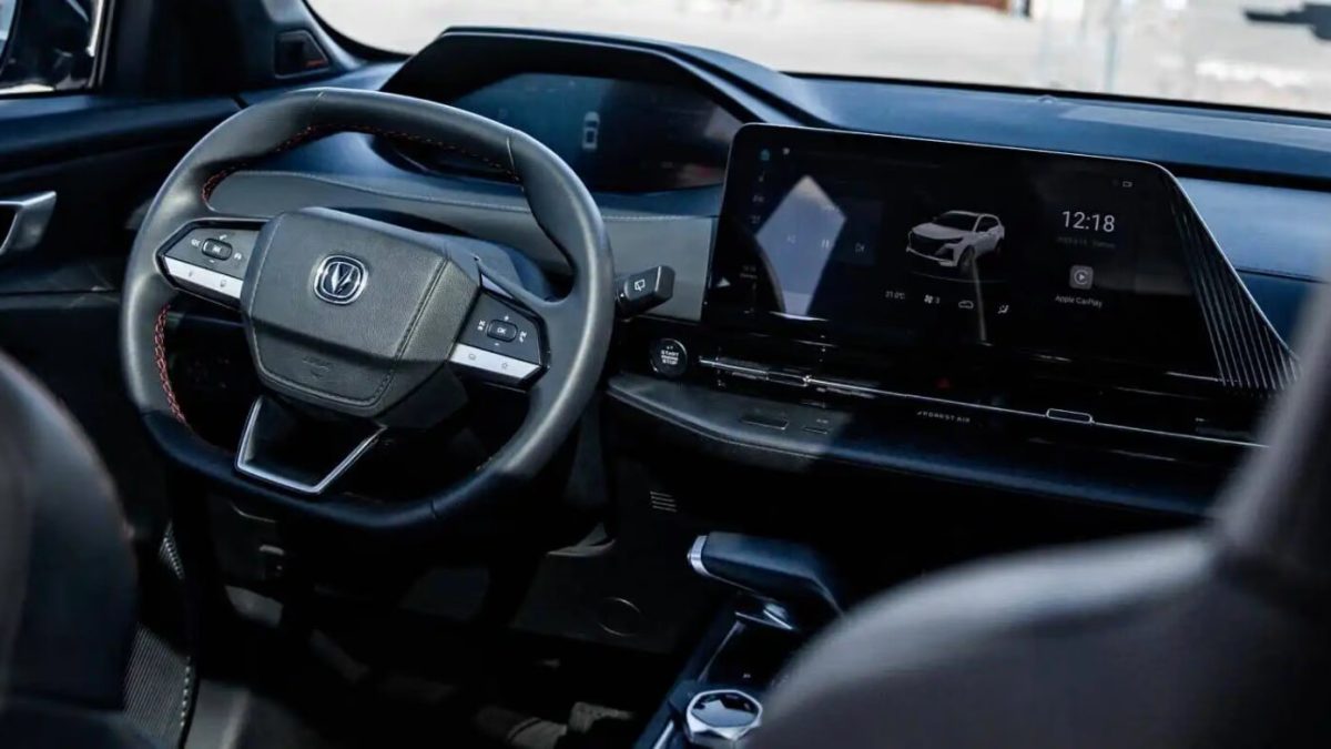 Водительское место Changan CS55 Plus (интерьер)