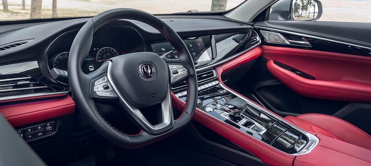 Красный салон Changan CS85 Coupe