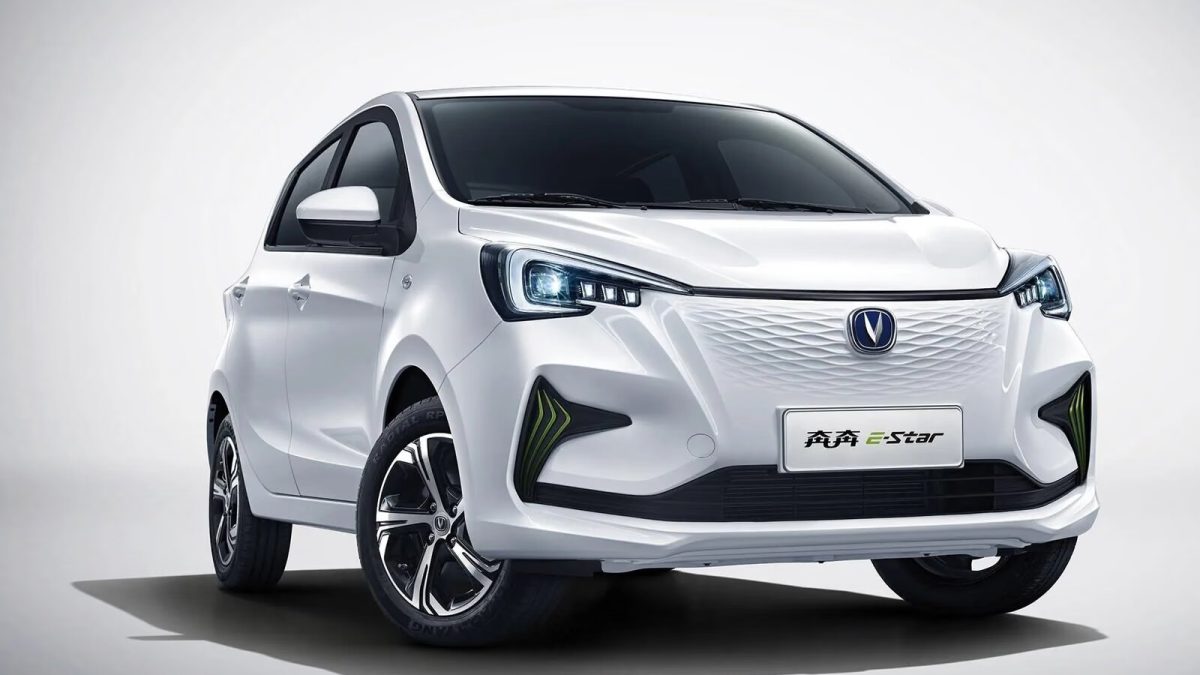 Changan E-Star — вид спереди