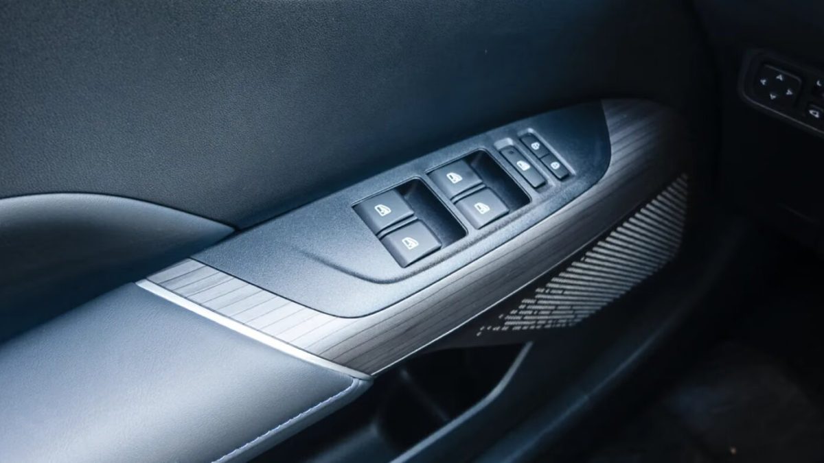 Блок управления на двери Changan Eado Plus (интерьер)
