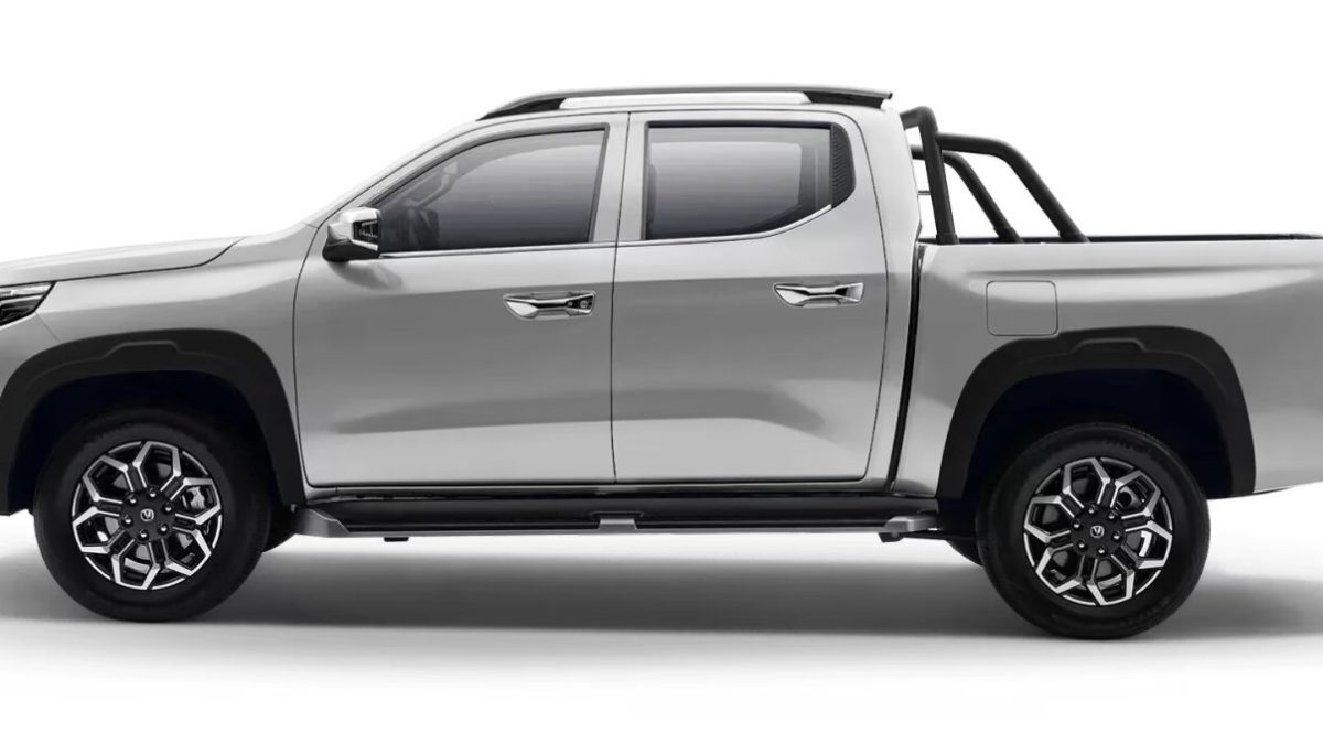 CHANGAN HUNTER белого цвета в профиль