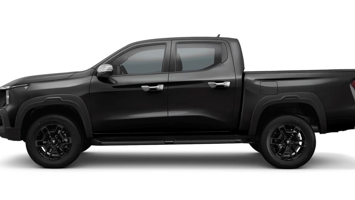 CHANGAN HUNTER чёрного цвета в профиль