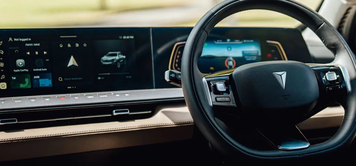 Передок Changan Hunter на дорожке парка