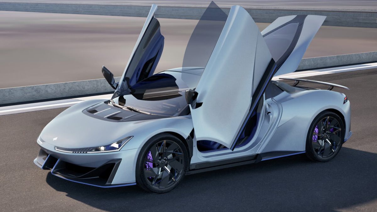 GAC Hyper SSR — открытые двери и боковой ракурс