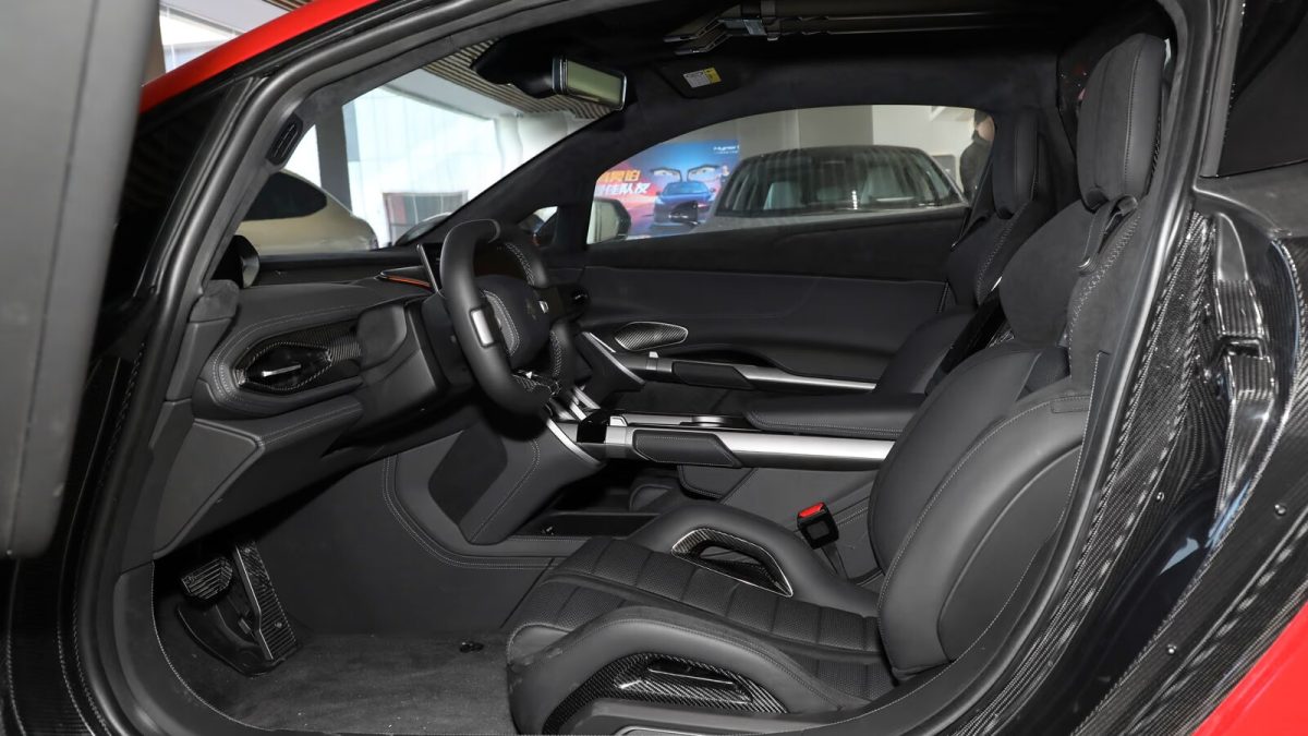 GAC Hyper SSR — водительское кресло и посадка