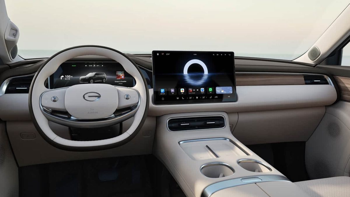 GAC S9 2025 — передняя панель и водительское место