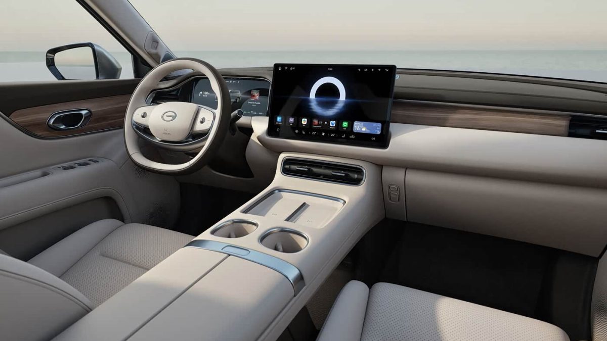 GAC S9 2025 — салон со стороны переднего пассажира