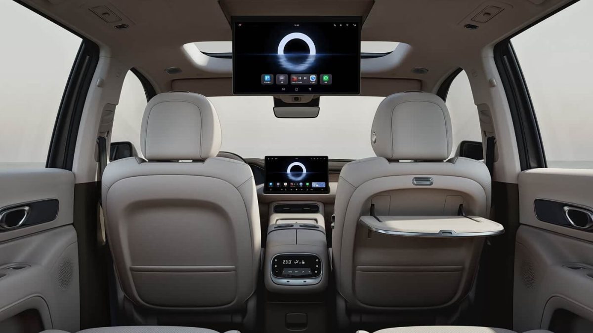 GAC S9 2025 — потолочный развлекательный экран