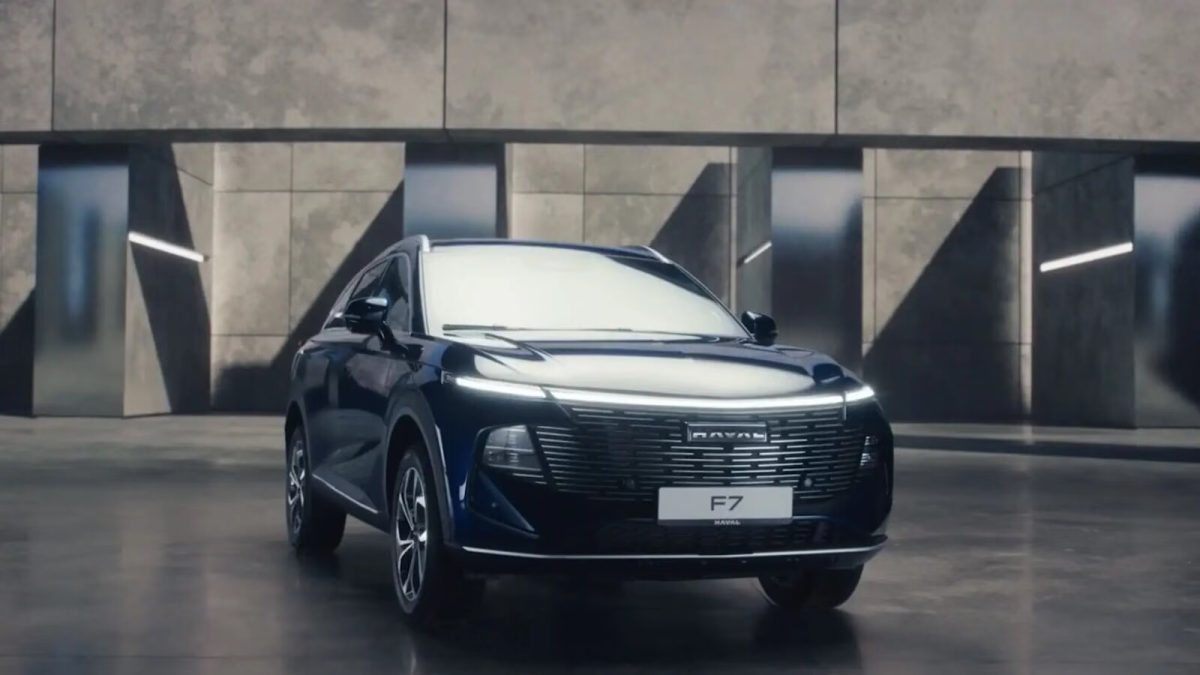 Haval F7 в тёмной студии