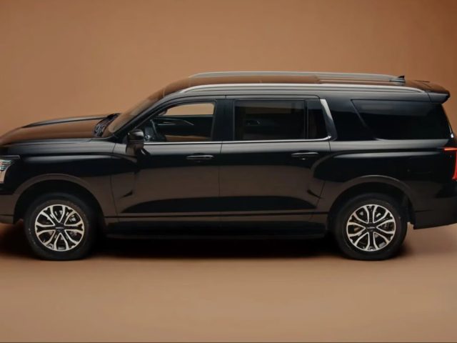 Haval H5 в профиль на студийном фоне
