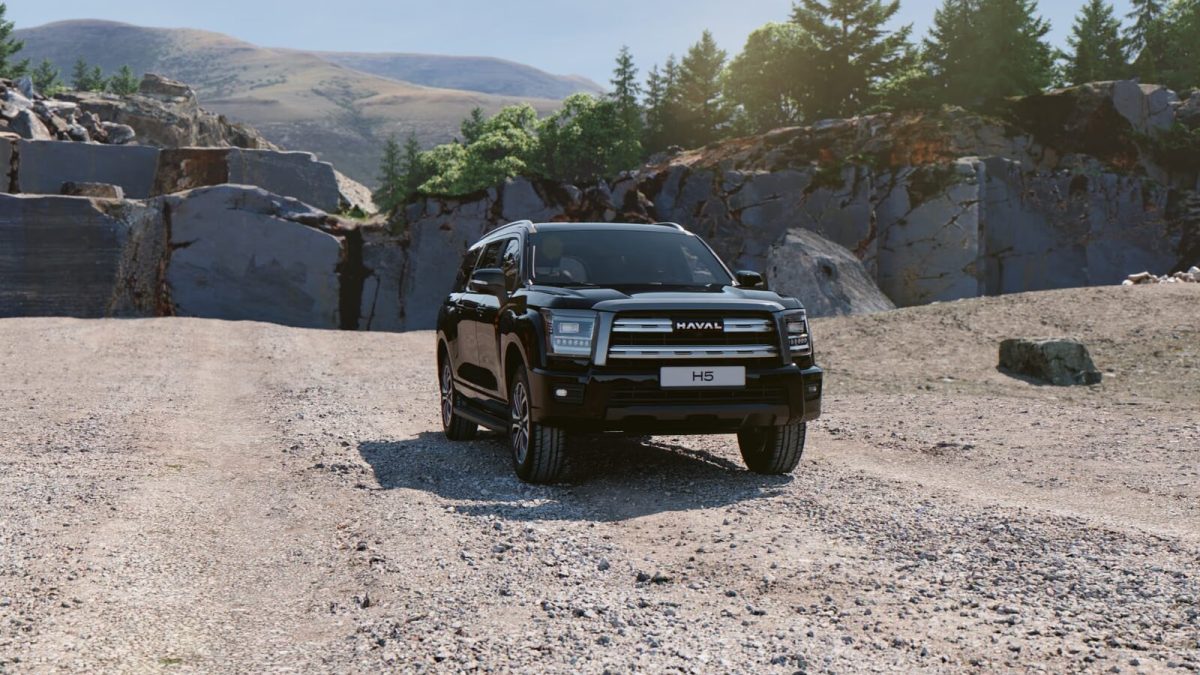 Haval H5 на грунтовой дороге