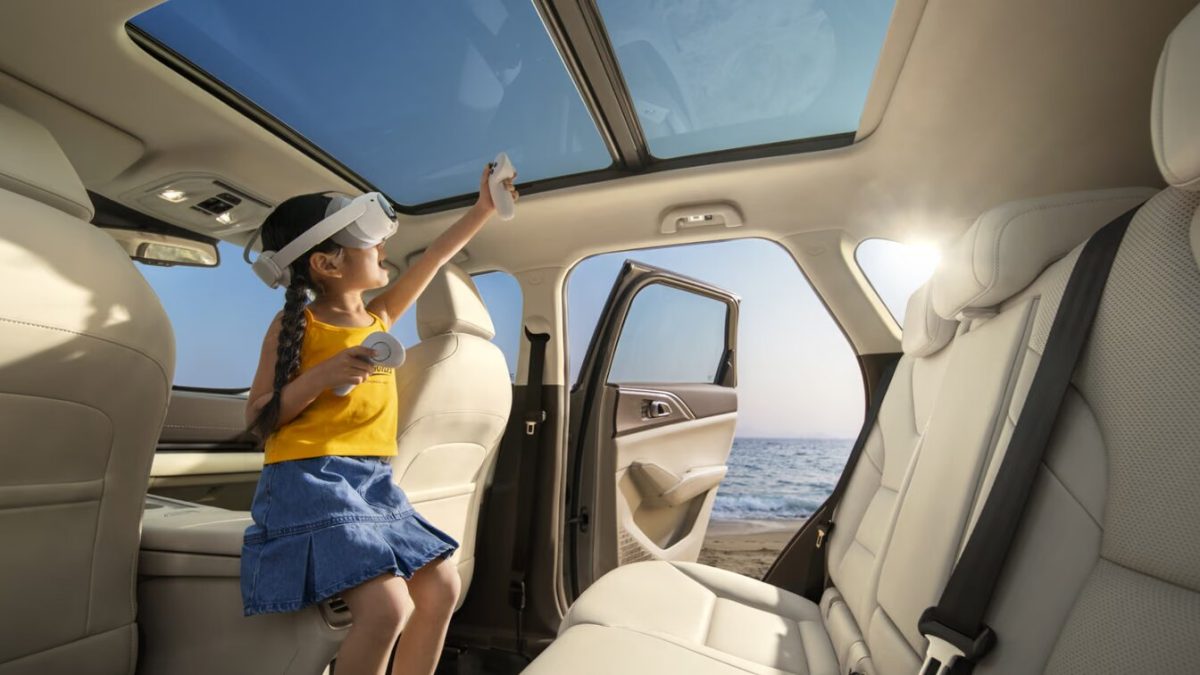 Haval Xiaolong Max второго поколения — панорамная крыша из салона