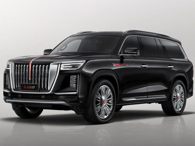 Hongqi LS7 2022 — вид спереди в три четверти