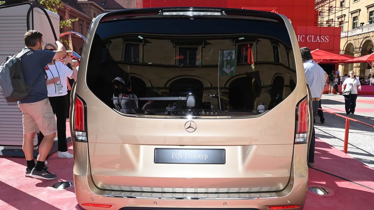 Mercedes-Benz EQV на заказ из Китая