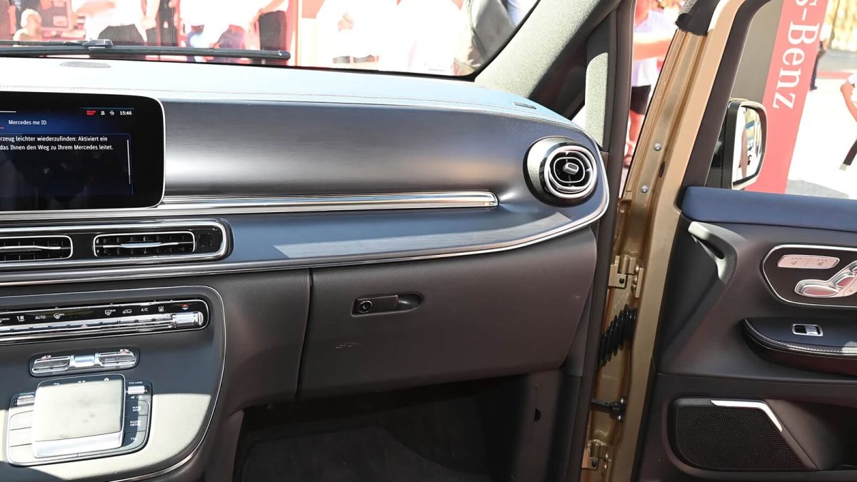 Mercedes-Benz EQV на заказ из Китая