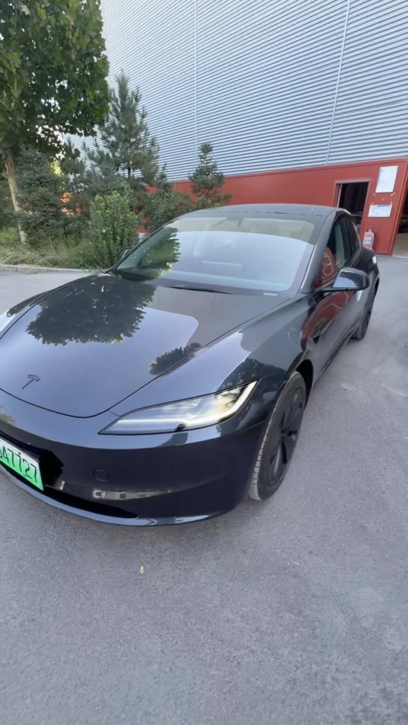 Tesla Model 3 2026 года: что внутри