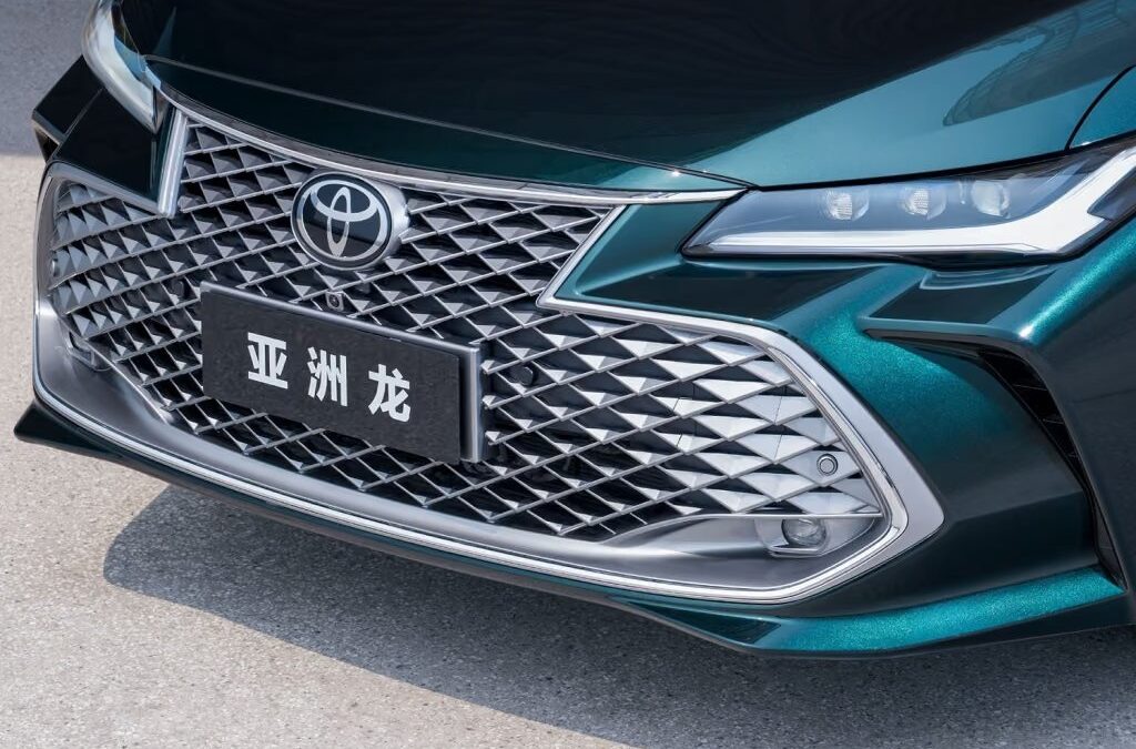 Ромбовидная решётка радиатора Toyota Avalon