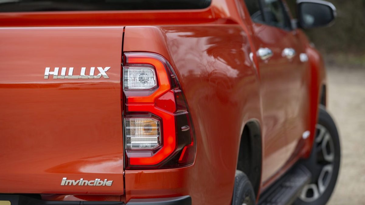 Toyota Hilux — задний фонарь