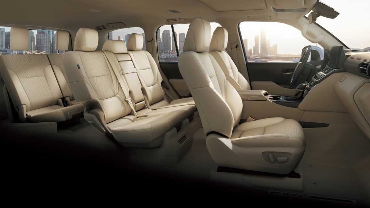 Toyota Land Cruiser 300 на заказ из ОАЭ