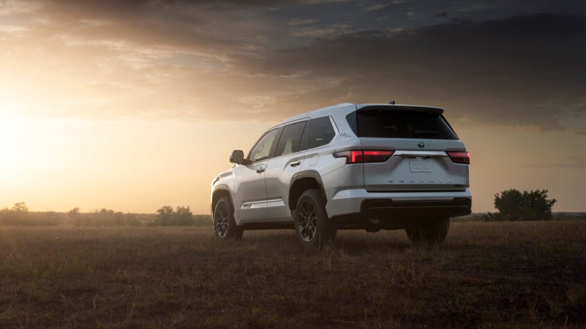 Toyota Sequoia на заказ из ОАЭ