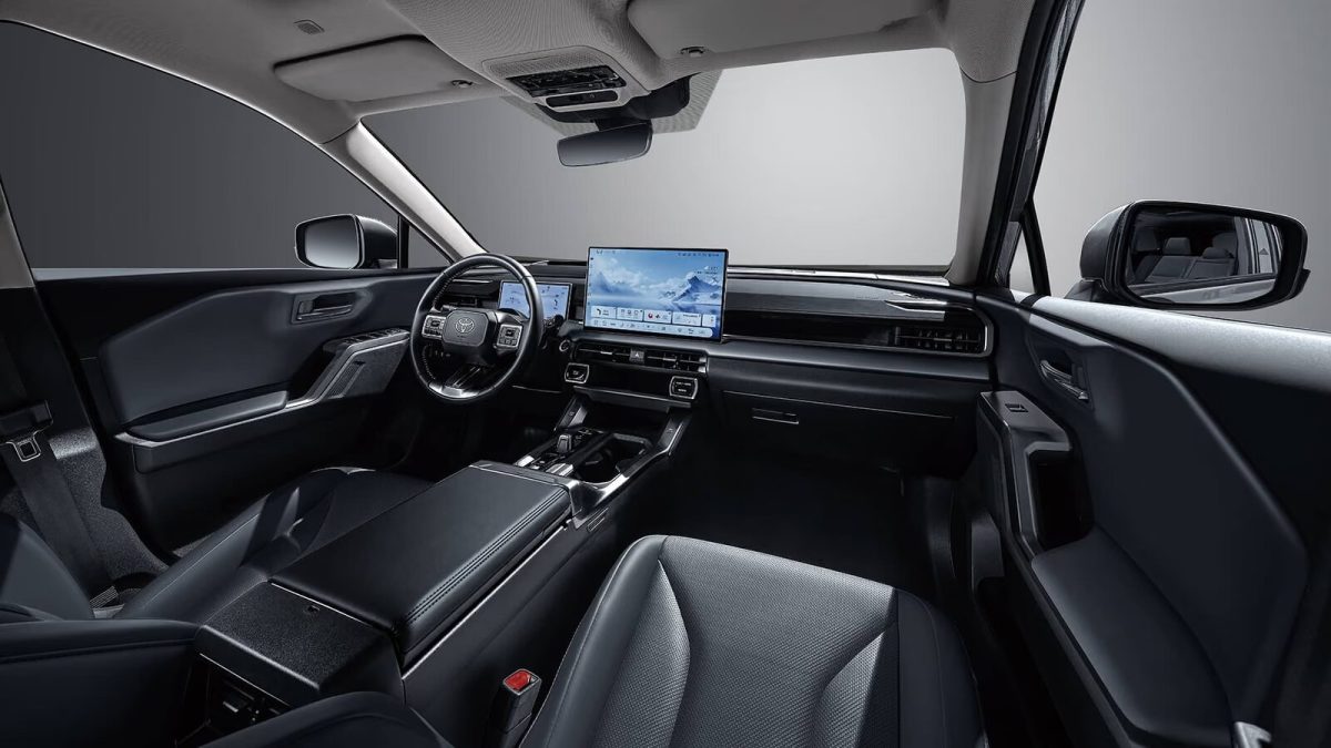 Интерьер Toyota Wildlander нового поколения